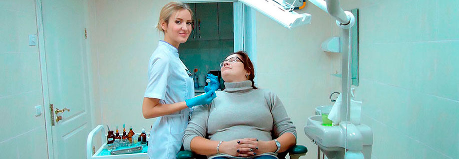 лікар-стоматолог